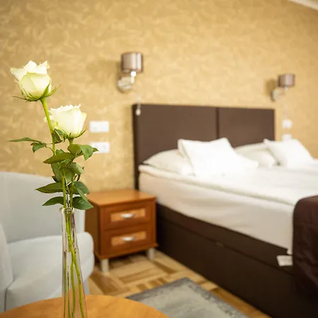 Dóm Hotel