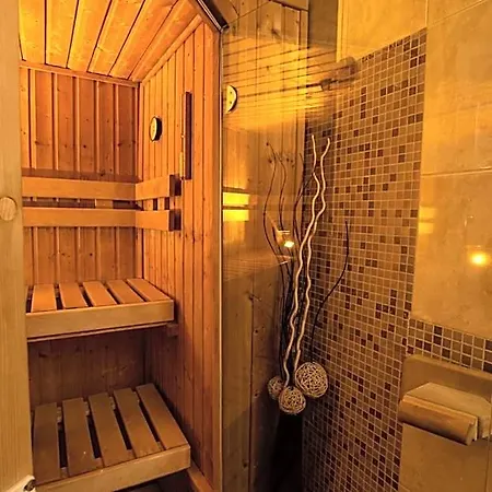 Dom Hotel 4*