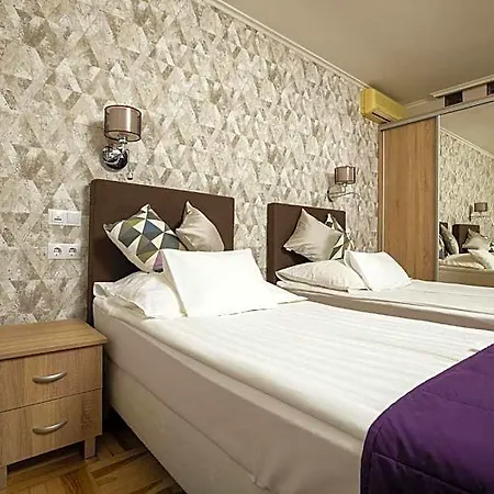 Dom Otel