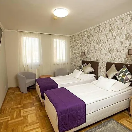 Otel Dom 4*
