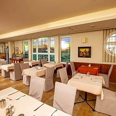 Dom Otel 4*