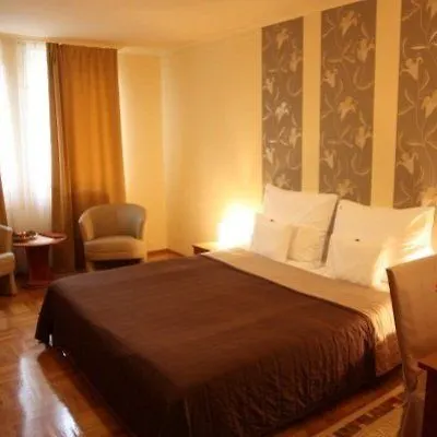 Dóm Hotel
